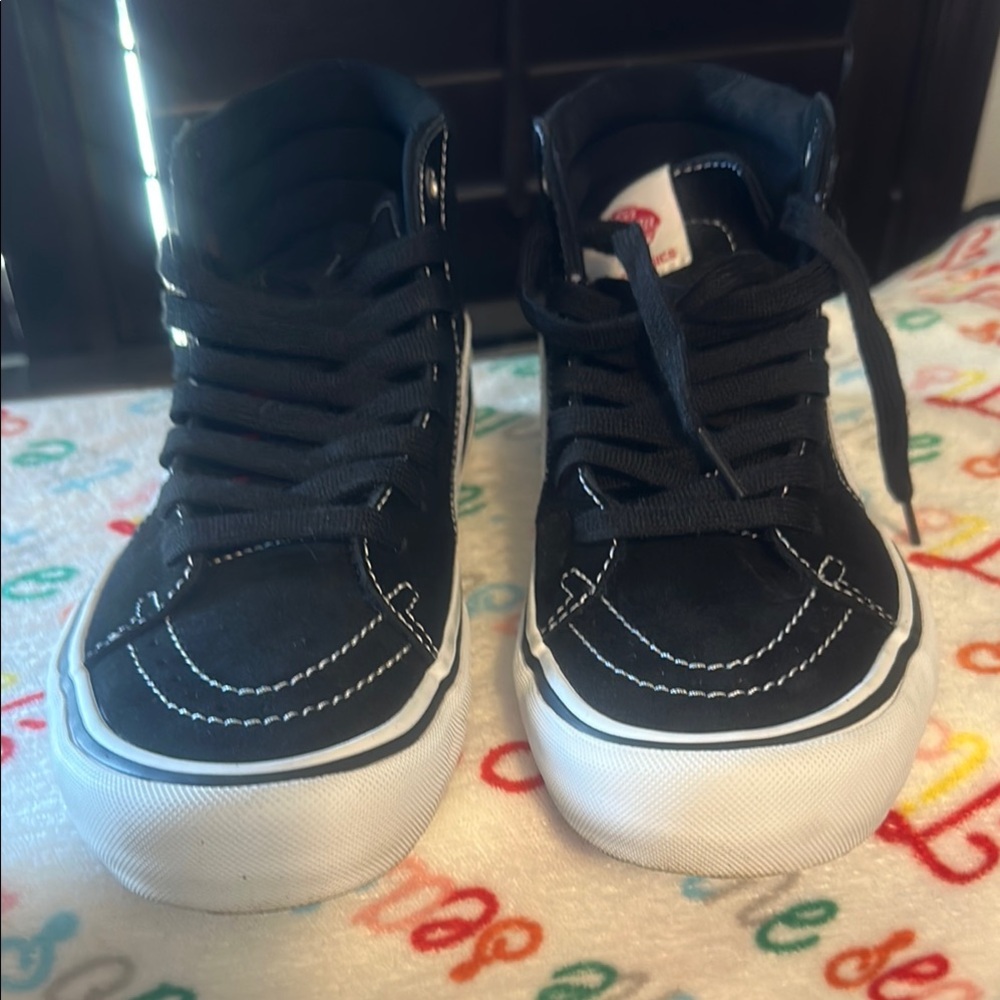 Vans for men Black and White High-Top Sneakers